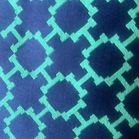 TOMMY HILFIGER   PURSE NAVY & TEAL GEOMETRIC DESIGN - Picture 3 of 6